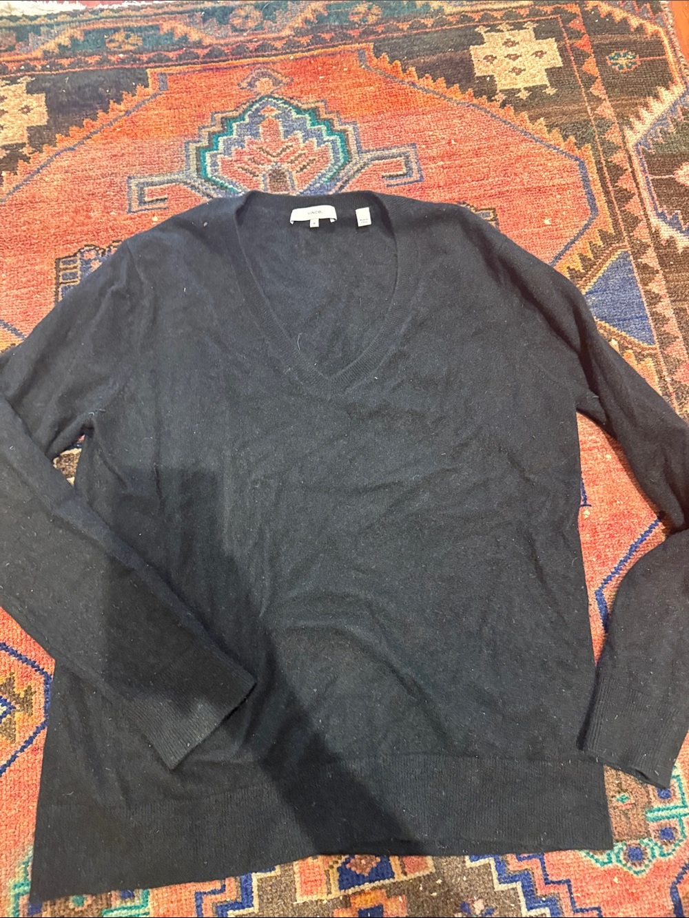 Vince womens Black V-Neck Sweater